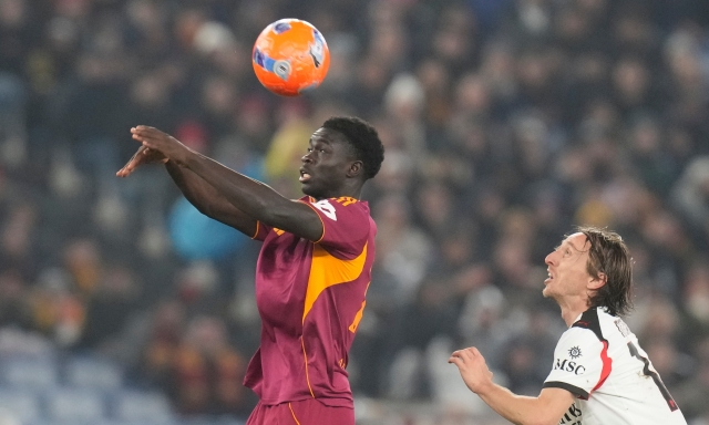 Como-Roma, le probabili formazioni: dubbio Perrone, ipotesi Vaz al fianco di Malen