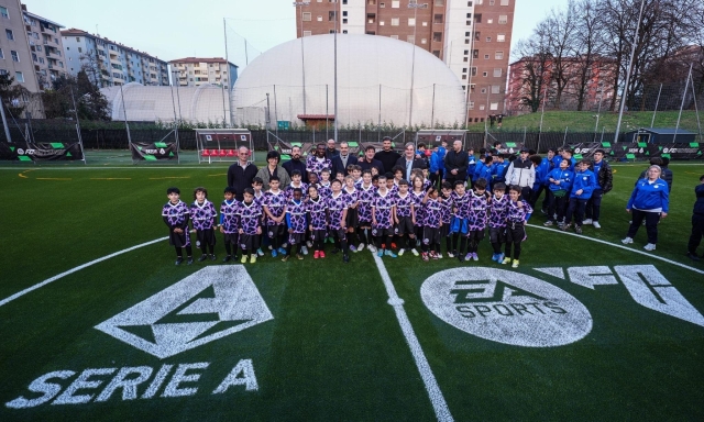 Ea Sports e Serie A per il calcio del futuro: inaugurato un nuovo campo a Milano, presente anche Kean