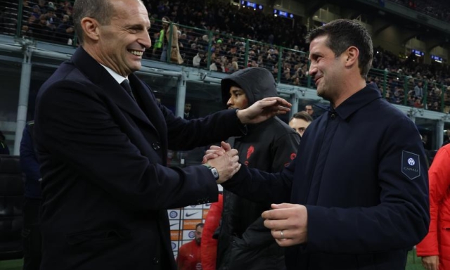 Milan in ritiro, l'Inter no: il derby e l'avvicinamento opposto di Allegri e Chivu