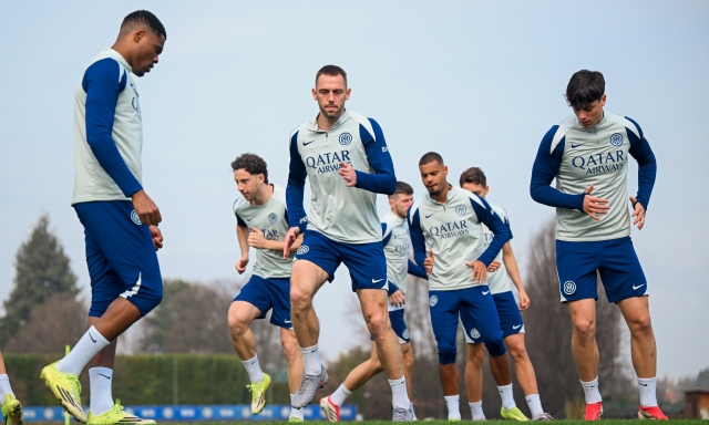 L'Inter si compatta: tutti ad Appiano al fianco di Chivu. Derby già alle spalle senza traumi