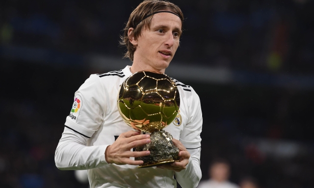 Modric come... Van Basten: il croato "presta" il suo Pallone d'oro al museo del Milan