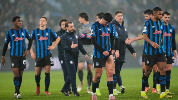 Bergamo, lezione di tifo: dopo l'1-6 squadra sotto la curva, ma a prendere gli applausi