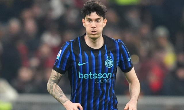 "Ha ammesso l'errore": a Bastoni il premio Rosa Camuna per il valore sportivo. E scoppia la polemica