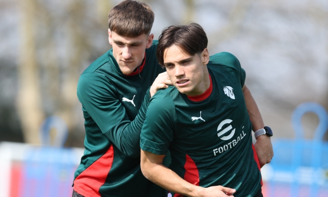 In spogliatoio, nella club house di Milanello, in bus: così i giocatori rossoneri hanno seguito l'Inter