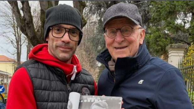 Tanti auguri Trap! Il Giuan festeggia 87 anni firmando autografi e scattando foto coi tifosi