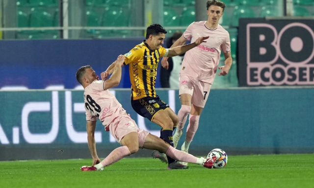 Pohjanpalo e Bani non bastano: la Juve Stabia ferma il Palermo al Barbera