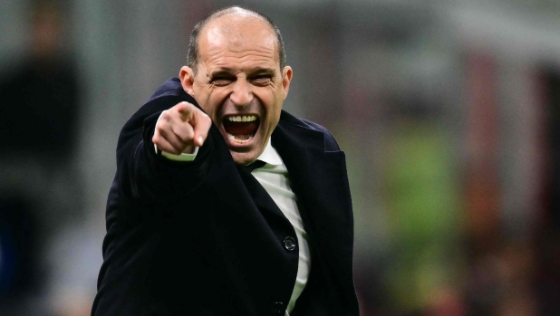 Allegri, il cambio che funziona e quella malattia tutta italiana della difesa a tre