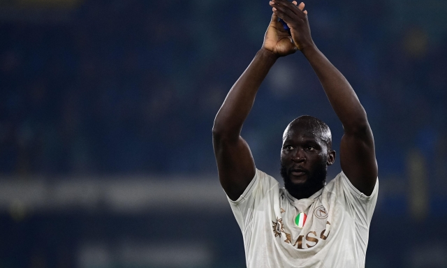 Paradosso Lukaku: litiga col Napoli e rischia di restare fuori rosa, ma i tifosi sono con lui