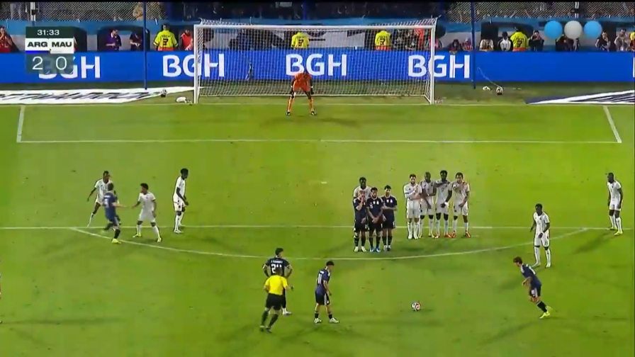 Argentina, Nico Paz segna su punizione: anche Messi applaude