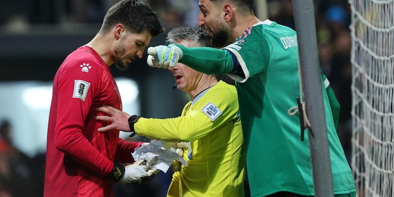 Bosnia-Italia, non &egrave; finita. Scoppia il caso bigliettini con la lista dei rigoristi: &ldquo;Donnarumma antisportivo&rdquo;