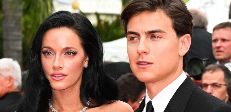 Dybala, la moglie Oriana torna in Argentina e riprende a parlare del futuro: "Roma &egrave; bella, ma spero che a giugno..."