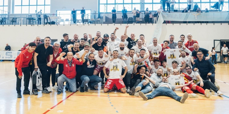 Benevento, la festa &egrave; doppia: calcio di nuovo in Serie B, il futsal torna in A con il double. "&Egrave; un segnale forte"