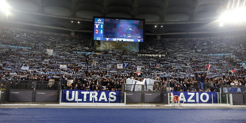 Lazio, il tifo organizzato lascer&agrave; ancora vuoto lo stadio Olimpico? "Trasferte mai messe in dubbio, in casa..."