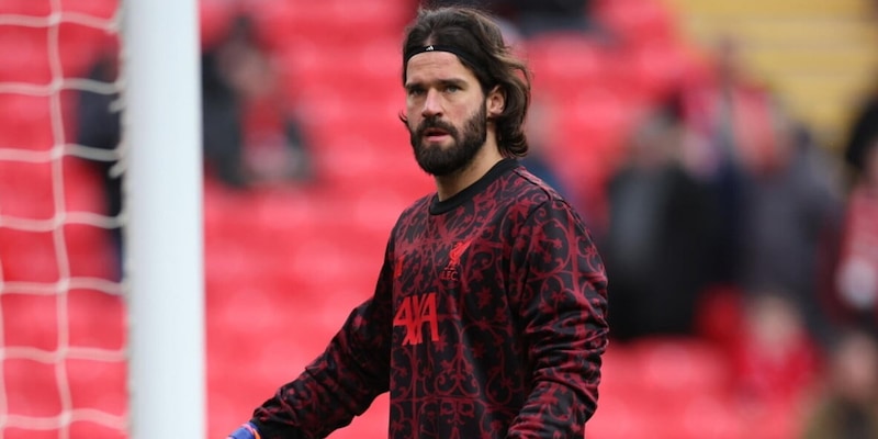 "Alisson fuori fino a fine stagione", ma lui smentisce tutto: ecco cosa &egrave; successo