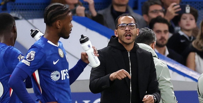 Chelsea, ufficiale: esonerato Rosenior. Salta la panchina dell'erede di Maresca&nbsp;&nbsp;