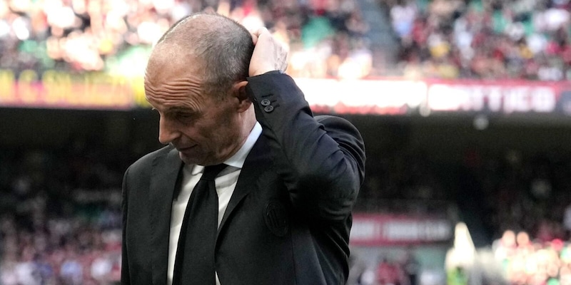 Allegri analizza la crisi del Milan: "&Egrave; un momento no, ma il cambio di modulo non c'entra"