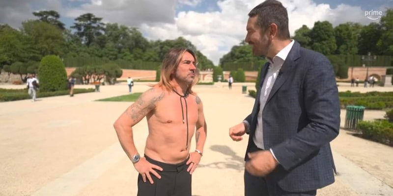 Brocchi "travestito" da Llorente: il siparietto comico con quel caff&egrave; con tre pezzi di burro