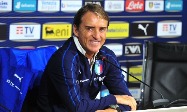 "Mancini non ha paura", "Conte ti stimola": il dibattito social sul nuovo ct. VOTA Chi è l'uomo giusto?