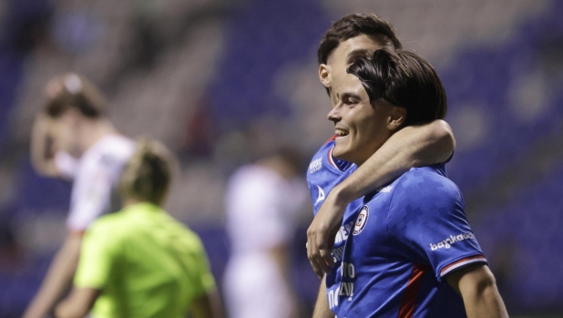 L'ex Milan Romero lascia l'allenamento del Cruz Azul con un'auto da 100mila euro. Stupore in Messico