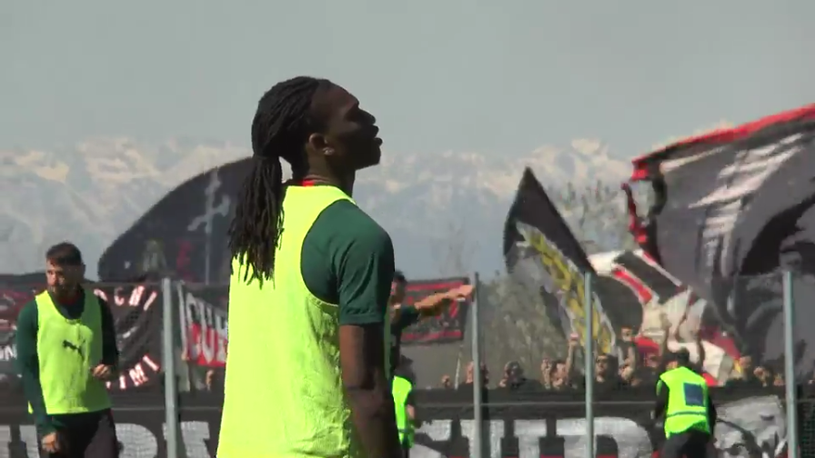 Milanello è una bolgia, Allegri si prepara al Napoli così: il video dell'allenamento