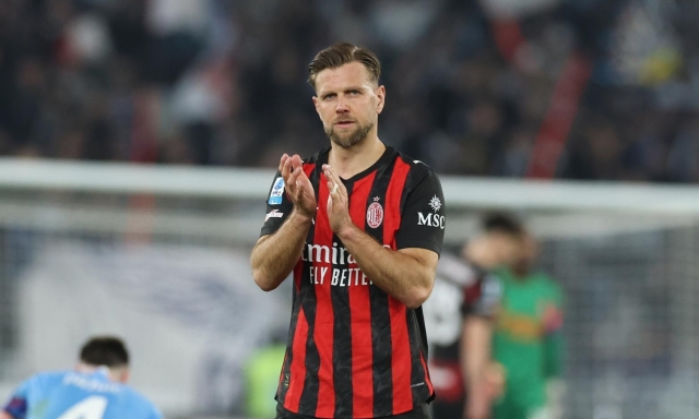 Napoli-Milan, le formazioni ufficiali: Conte con Giovane, Allegri punta su Fullkrug