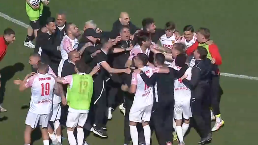 Salernitana-Benevento 0-1: highlights. La squadra di Floro Flores torna in B