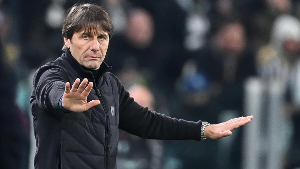 LIVE Alle 15 Parma-Napoli, le ufficiali: Conte ritrova Hojlund. Cuesta con Strefezza-Elphege