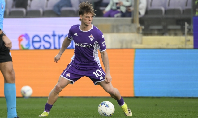 Fiorentina-Sassuolo, le ufficiali: Vanoli con Gudmundsson in attacco, Grosso sceglie Pinamonti