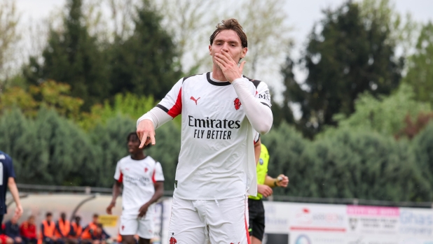Allegri, guarda Minotti: il centrale segna da capitano con il Milan futuro