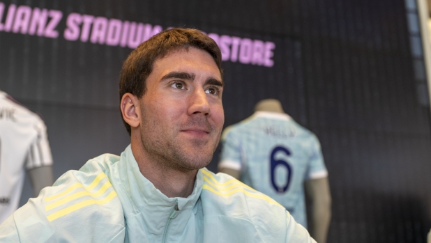 Juve, le parole di Comolli e il rinnovo di Vlahovic: la Juve attende segnali