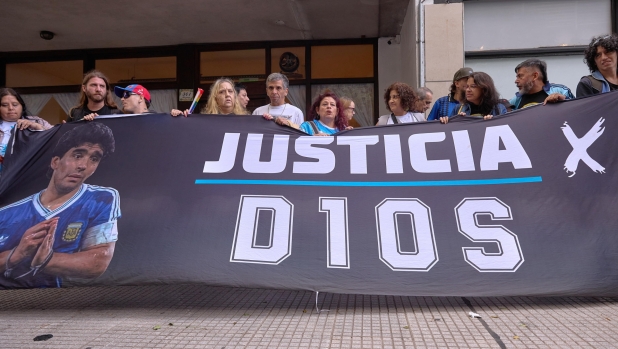 Maradona, riaperto il processo sulla sua morte: sotto accusa 7 membri dello staff medico