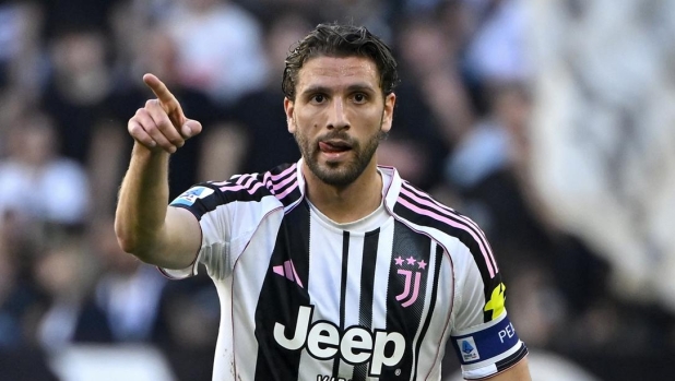 Juve, ora è ufficiale: Locatelli rinnova per 4 anni