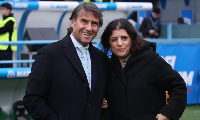 Un incidente sulla A1 blocca Carnevali e Suwarso: al convegno di Sassuolo e Como partecipano... dalle auto