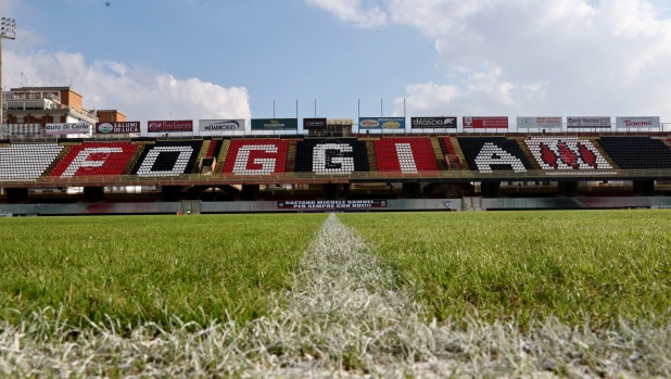 Foggia, stangata alla società per gli episodi a Monopoli: quattro partite a porte chiuse e multa
