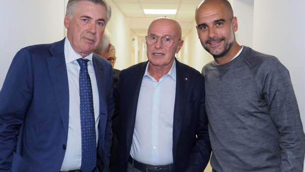 Pallone, casoncelli e il mistero della crema sul cappuccino: l'amore di Guardiola per l'Italia