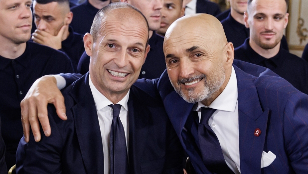 Punture, battute e (faticose) strette di mano: Allegri e Spalletti, toscani "conoscenti"