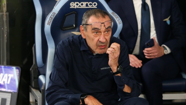 Lazio, Sarri: "Io al Napoli? Fantacalcio. Motta deve migliorare e resti coi piedi per terra"