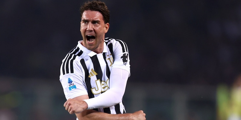 Vlahovic, c&rsquo;&egrave; il Napoli! Manna avvia i contatti: la Juventus &egrave; ancora pi&ugrave; lontana