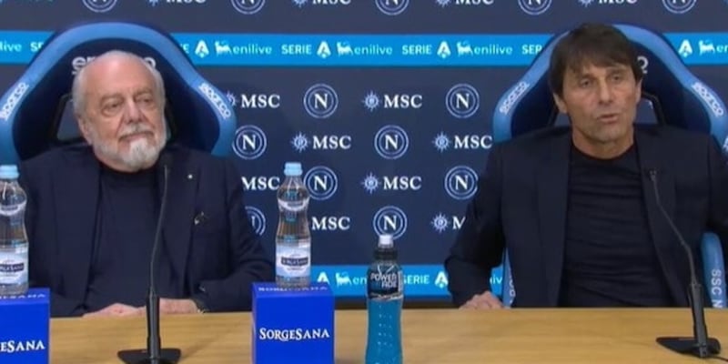 Il Napoli saluta Antonio Conte: &egrave; ufficiale il suo addio al club di De Laurentiis
