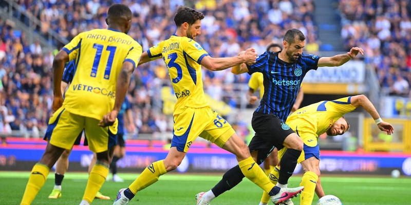 Bowie replica all'autogol di Edmundsson, finisce in parit&agrave; tra Inter e Verona: parte la festa scudetto nerazzurra