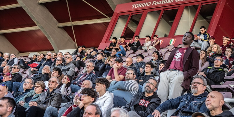 Toro, la carica dei tifosi alla vigilia del derby con la Juve: allenamento a porte aperte al Filadelfia &nbsp;