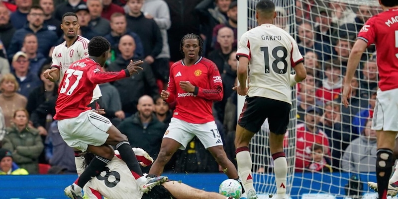 Manchester United-Liverpool &egrave; uno spettacolo: finisce 3-2 tra rimonte e controsorpassi