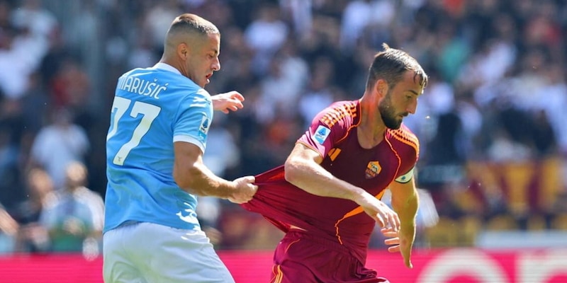 Serie A, Roma-Lazio si giocher&agrave; domenica alle 12: in contemporanea anche Napoli, Milan, Juve e Como