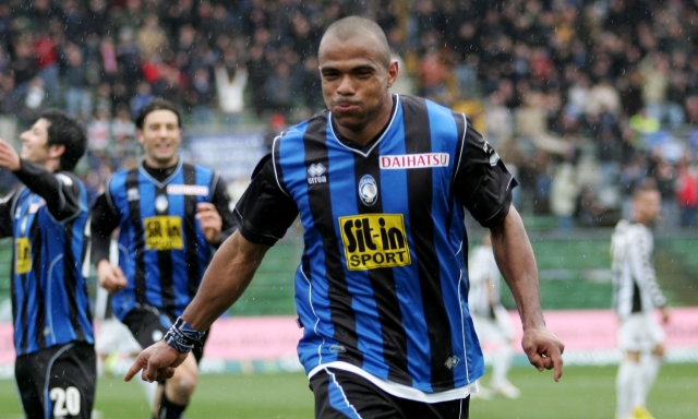 Ferreira Pinto: "Mollai il pallone per raccogliere arance. A 46 anni gioco ancora"