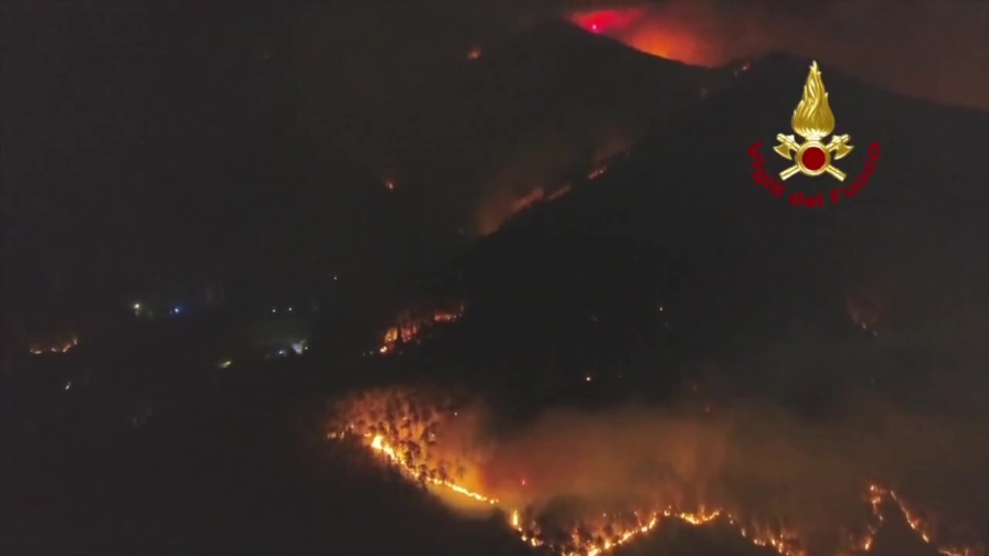 VIDEO Incendio sul monte Faeta: Pisa-Lecce a rischio rinvio?