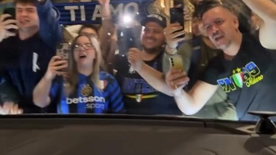 Scudetto Inter, l'auto di Lautaro circondata dai tifosi: il punto di vista del capitano