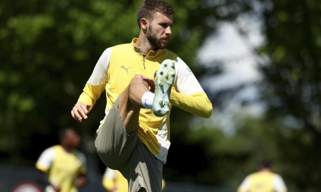 Sirene inglesi per Pavlovic. Il serbo è un punto fermo del Milan, ma senza Champions...