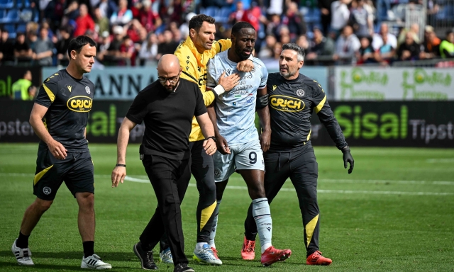 Cagliari-Udinese, cori razzisti contro Davis con giallo poi revocato. E si scatena la rissa