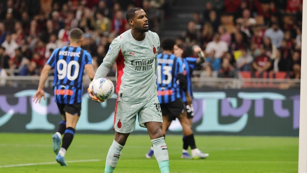 Dagli errori individuali al centrocampo che non filtra: i perché del crollo difensivo del Milan