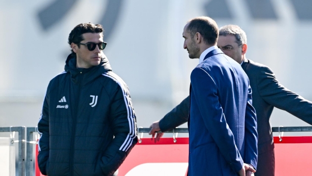 Juve, facce scure alla Continassa: tutta la dirigenza a bordocampo con Spalletti